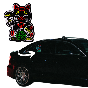 lucky cat na aucie