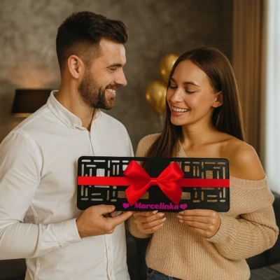 Alternative view of Ramka z DOWOLNYM NAPISEM pod tablicę rejestracyjną – Czarna, Personalizowana